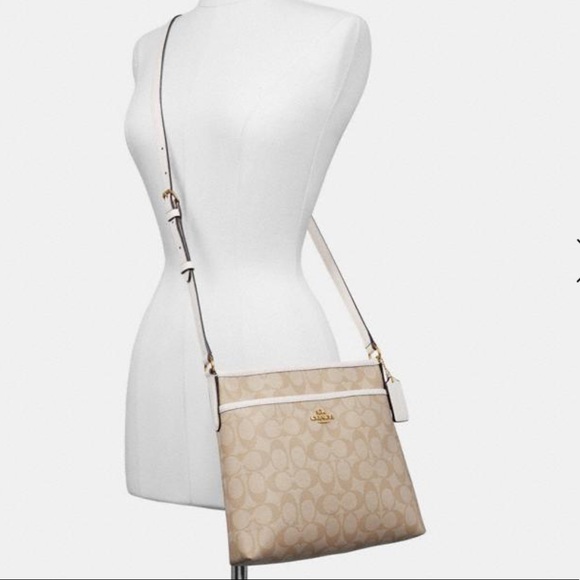 Sold🚫Coach File Crossbody In Signature Canvas - Picture 8 of 9